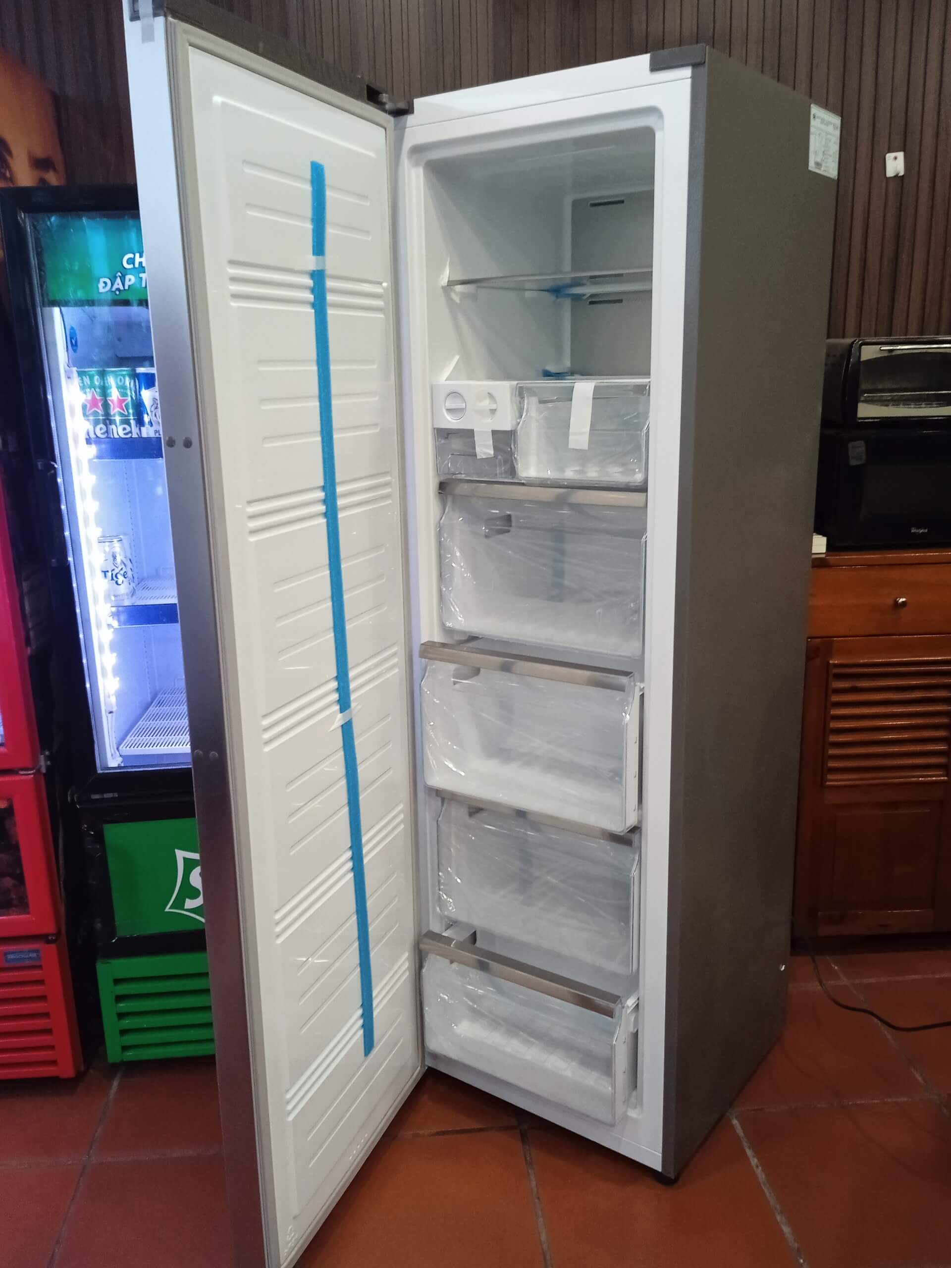 Tủ đông đứng Sumikura SKFU-350HSN